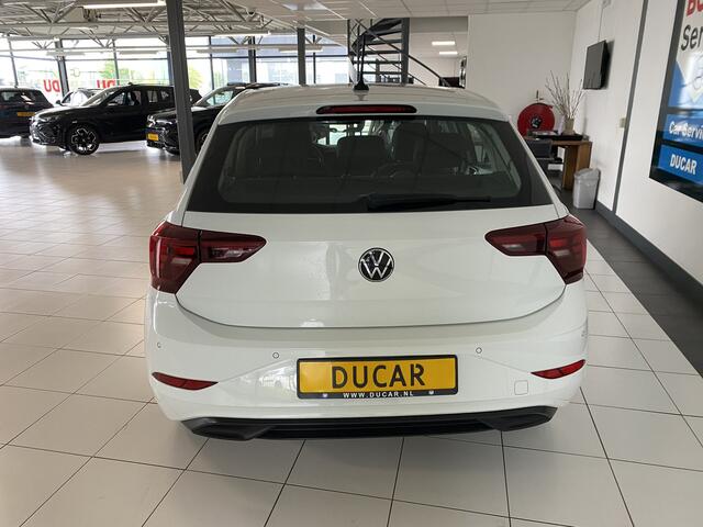 Volkswagen POLO 1.0 TSI Life automaat 5 Drs Trekhaak / Carplay /Stoelverwarming / Navigatie / Cruise controle