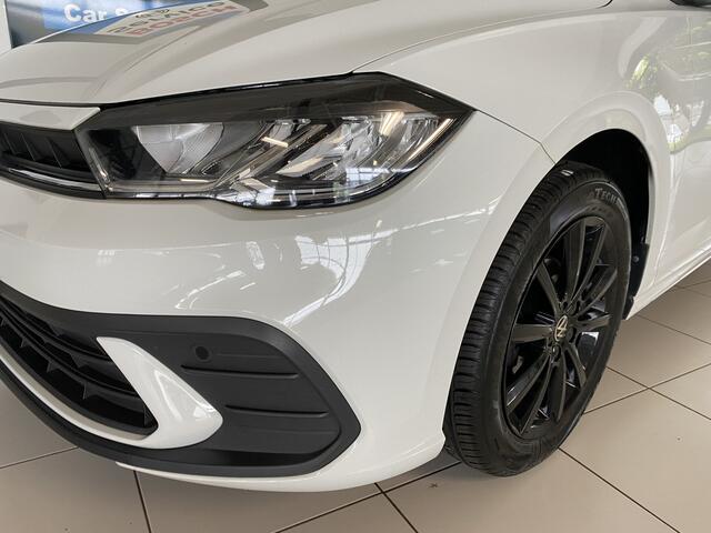 Volkswagen POLO 1.0 TSI Life automaat 5 Drs Trekhaak / Carplay /Stoelverwarming / Navigatie / Cruise controle