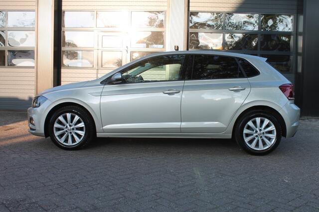 Volkswagen POLO 1.0 TSI HIGHLINE Camera / parkeer sensoren v en a / cruise control **Nl-Auto**