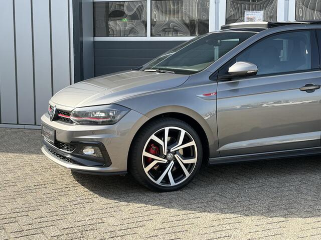 Volkswagen POLO 2.0 TSI GTI | CarPlay | Stoel verwarming | Camera | Pano | LED |