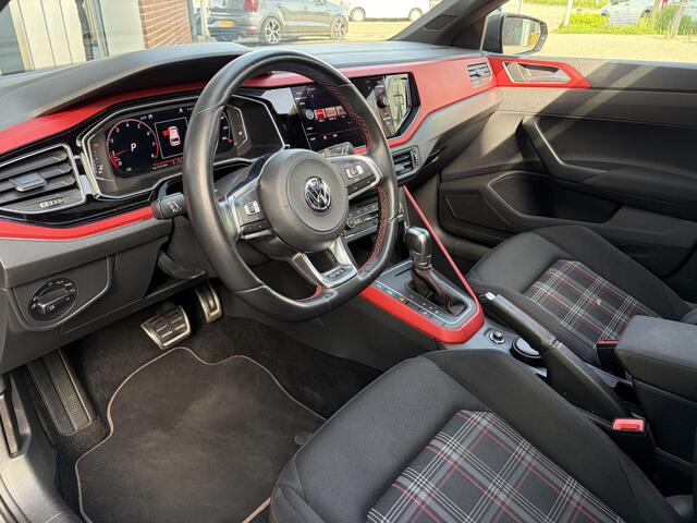 Volkswagen POLO 2.0 TSI GTI | CarPlay | Stoel verwarming | Camera | Pano | LED |