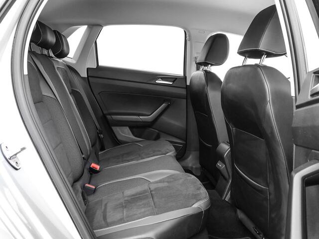 Volkswagen POLO 1.0 TSI 95pk DSG Style · Camera · Stoelverwarming · Apple/Android Car Play · Dodehoeksensoren · IQ Light · Navigatie · P-Sensoren · Getint Glas · 16'' Inch ·