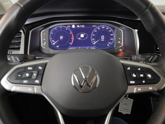 Volkswagen POLO 1.0 TSI Style 95 pk Automaat (DSG) | Navigatie | Parkeersensoren | Adaptieve cruise control | Matrix LED koplampen | Stoelverwarming |