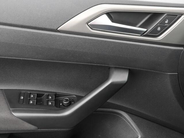 Volkswagen POLO 1.0 TSI 95pk Comfortline · Apple/Android Car Play · Navigatie · DAB+ · Airco · Elektrische ramen V+A ·