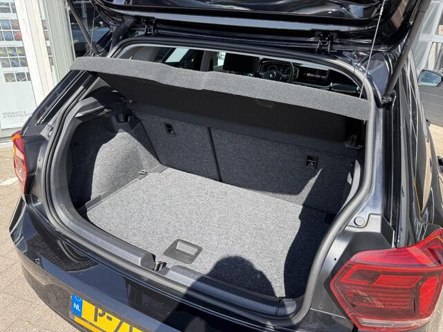 Volkswagen POLO 1.0 TSI R-Line Edition | Navigatie | Climate Control | Stoelverwarming | Cruise Control | Parkeersensoren | Lichtmetaal | LED | Apple Carplay & Android Auto |