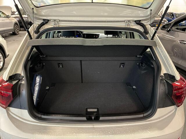 Volkswagen POLO 1.0 TSI 95pk DSG Style · Camera · Stoelverwarming · Apple/Android Car Play · Dodehoeksensoren · IQ Light · Navigatie · P-Sensoren · 16'' Inch ·