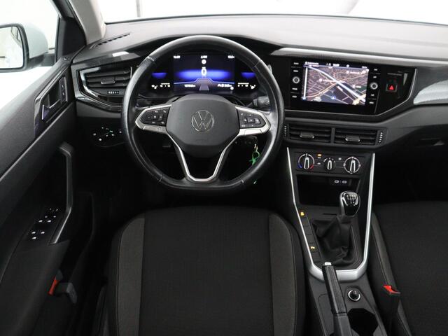 Volkswagen POLO 1.0 TSI Life | Navigatie | Parkeerhulp | Carplay | Adaptive Cruise | Full LED | Digital Cockpit | Airco | Bluetooth | DAB | Lichtmetalen velgen