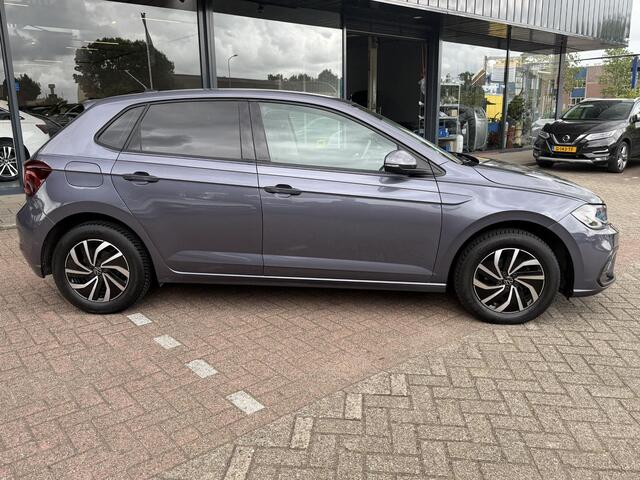 Volkswagen POLO 1.0 TSI Life AUTOMAAT | NAVIGATIE | ADAPTIEVE CRUISECONTROL | AIRCO | PARKEERSENSOREN | VIRTUEEL COCKPITDISPLAY | APPLE CARPLAY & ANDROID AUTO |
