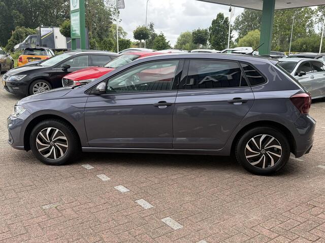 Volkswagen POLO 1.0 TSI Life AUTOMAAT | NAVIGATIE | ADAPTIEVE CRUISECONTROL | AIRCO | PARKEERSENSOREN | VIRTUEEL COCKPITDISPLAY | APPLE CARPLAY & ANDROID AUTO |