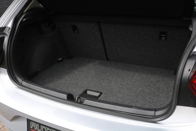 Volkswagen POLO 1.0 TSI DSG (CLima Cruise Carplay LM-Velgen PrivacyGlass)