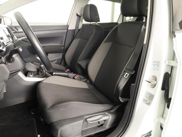Volkswagen POLO 1.0 TSI Life 95 pk | Navigatie via App | Panoramadak | 17" LM velgen | Parkeersensoren | Adaptieve cruise control | LED koplampen | Stoelverwarming |