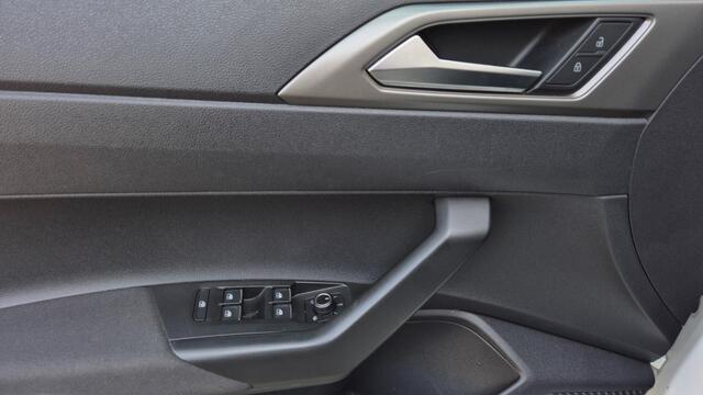 Volkswagen POLO 1.0i TSI AIRCO CRUISE PDC PANO DAK TREKHAAK