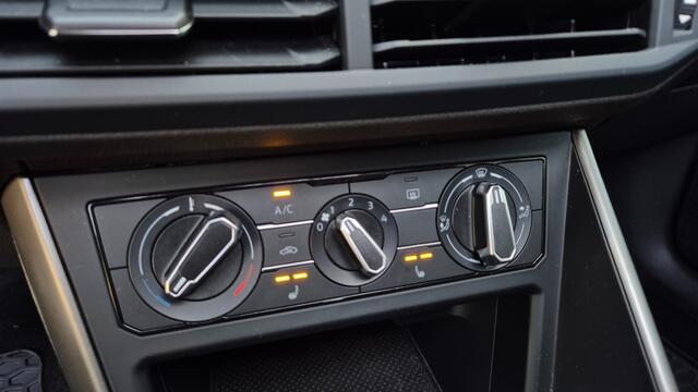 Volkswagen POLO 1.0i TSI AIRCO CRUISE PDC PANO DAK TREKHAAK
