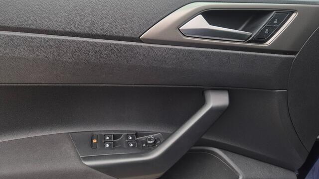 Volkswagen POLO 1.0i TSI 95PK AIRCO NAVI 4 EL RAMEN CENTR VERGR AFS EL SPIEGELS NAP