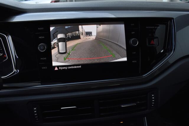 Volkswagen POLO 1.0 TSI Highline Business R Pano - CarPlay - digidash