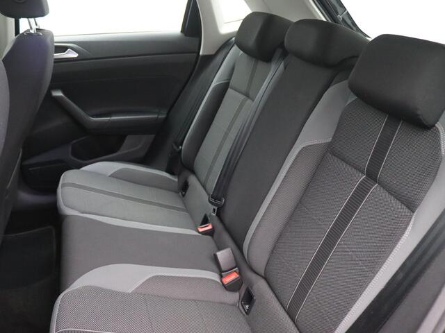 Volkswagen POLO 1.0 TSI Highline 95PK Navi, Alarm, 16" LM Velgen, Clima, Parkeersensoren Achter, Apple Carplay/Android Auto