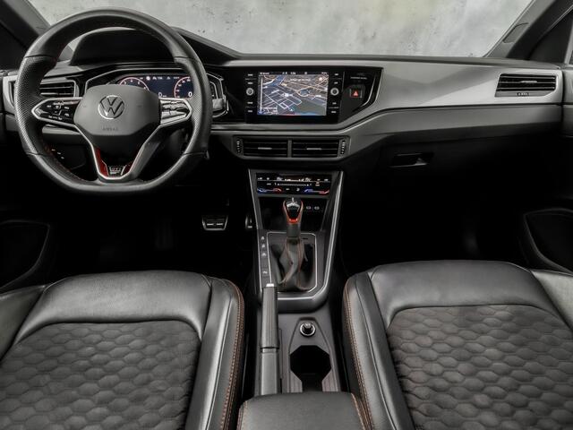 Volkswagen POLO 2.0 TSI GTI 207Pk Automaat (PANORAMADAK, APPLE CARPLAY, GROOT NAVI, IQ LIGHT, LEDER/ALCANTARA, GRILLE VERLICHT, STOELVERWARMING, GETINT GLAS, NIEUWE APK, NIEUWSTAAT)
