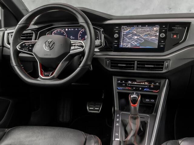 Volkswagen POLO 2.0 TSI GTI 207Pk Automaat (PANORAMADAK, APPLE CARPLAY, GROOT NAVI, IQ LIGHT, LEDER/ALCANTARA, GRILLE VERLICHT, STOELVERWARMING, GETINT GLAS, NIEUWE APK, NIEUWSTAAT)