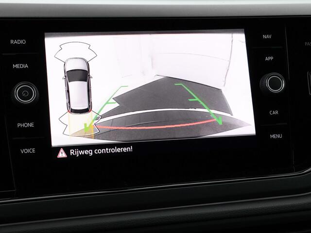 Volkswagen POLO 1.0 TSI 95pk DSG R-Line · Camera · Stoelverwarming · Apple/Android Car Play · Info Active Display ·