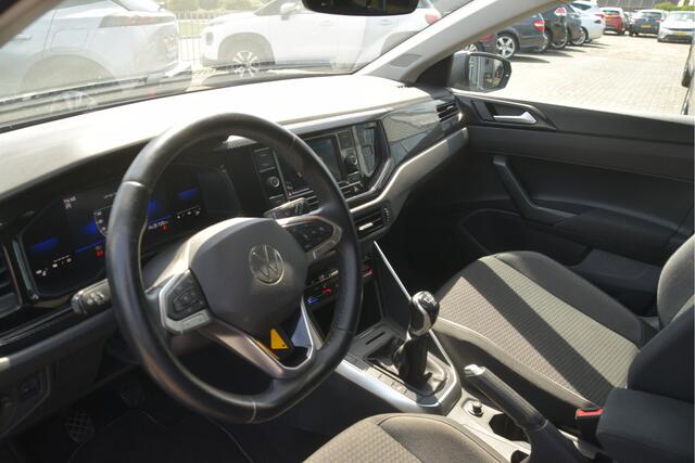 Volkswagen POLO 1.0 TSI Life Carplay | DAB | LED | LMV | PDC rondom | Privacy glas