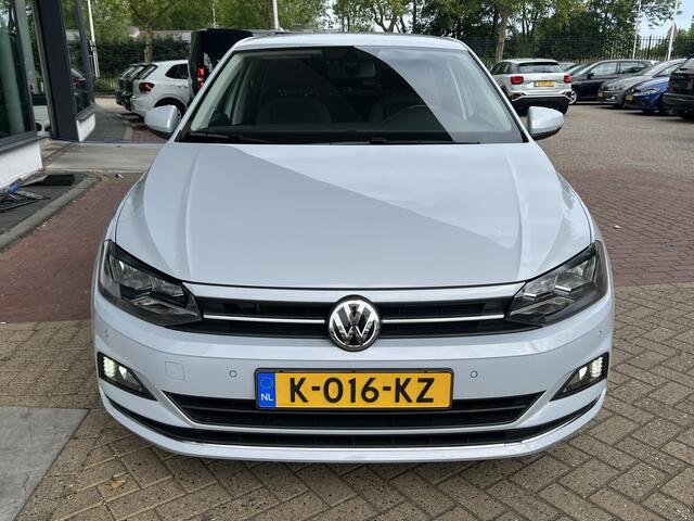 Volkswagen POLO 1.0 TSI 95pk Highline Executive / Navigatie / Carplay / Parkeer sensoren V+A / Carplay / 16'' LMV