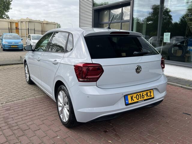 Volkswagen POLO 1.0 TSI 95pk Highline Executive / Navigatie / Carplay / Parkeer sensoren V+A / Carplay / 16'' LMV