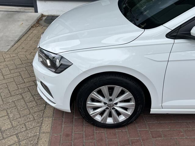 Volkswagen POLO 1.0 TSI 95pk Highline / Virtual Cockpit / Navigatie / Parkeersensoren V+A / 16'' LMV