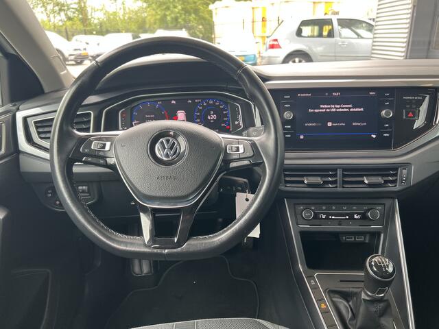Volkswagen POLO 1.0 TSI 95pk Highline / Virtual Cockpit / Navigatie / Parkeersensoren V+A / 16'' LMV