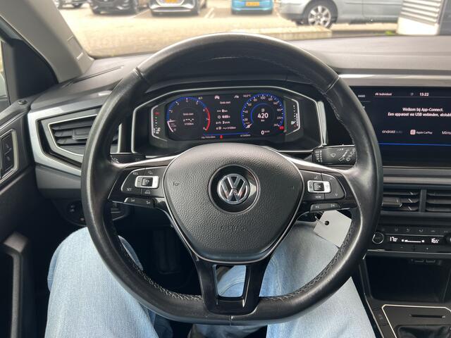 Volkswagen POLO 1.0 TSI 95pk Highline / Virtual Cockpit / Navigatie / Parkeersensoren V+A / 16'' LMV
