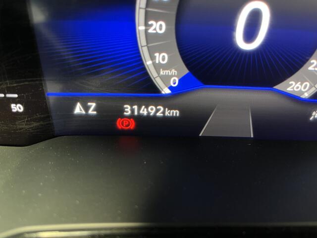 Volkswagen POLO 1.0 TSI Life / ADAPTIVE CRUISE/ PARKEER SENSOREN V+A/ APP-CONNECT/ GETINT GLAS/ DIGITAL DASH/ NAVI/ DAB/ AIRCO/ 15'' LMV