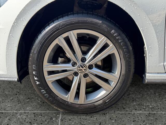 Volkswagen POLO 1.0 95pk TSI R-Line Edition Parkeersensoren voor en achter | 16 inch Sebring velgen | Adaptive cruise control