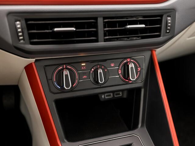 Volkswagen POLO 1.0 TSI Beats Sport Automaat (VIRTUAL COCKPIT, APPLE CARPLAY, GROOT NAVI, BEATS AUDIO, ADAPTIVE CRUISE, SPORTSTOELEN, LM VELGEN, NIEUWSTAAT)