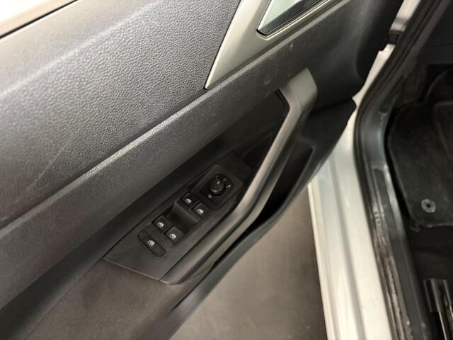 Volkswagen POLO 1.0 Comfortline. Trekhaak. Carplay!