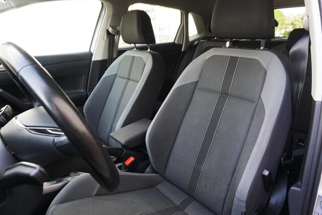 Volkswagen POLO 1.0 TSI Highline/Digi-Dash./PDC voor+achter/ Navigatie.