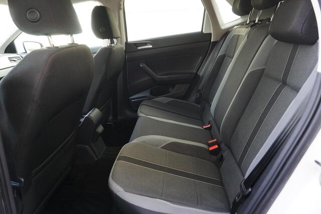 Volkswagen POLO 1.0 TSI Highline/Digi-Dash./PDC voor+achter/ Navigatie.