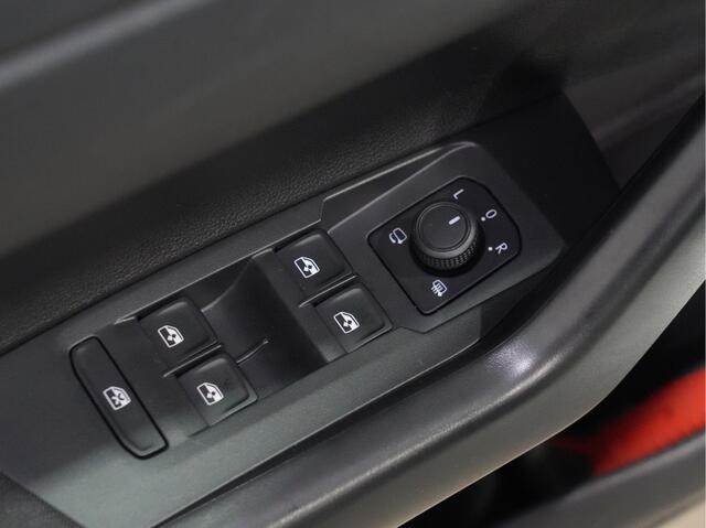 Volkswagen POLO 1.0 TSI 95pk Life Business DSG / Navigatie / Stoelverwarming / Camera 35