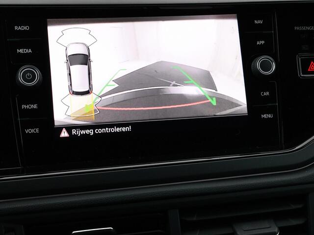 Volkswagen POLO 1.0 TSI 110pk DSG R-Line · Camera · Matrix LED · Stoelverwarming · Apple/Android Car Play · Sportstoelen · 16"Velgen · Stoelverwarming ·