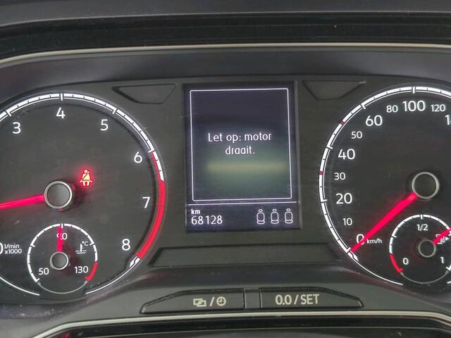 Volkswagen POLO 1.0 TSI R-Line / PANO/ TREKHAAK/ PARKEER SENSOREN/ NAVI/ AIRCO/ LED/ 16'' LMV