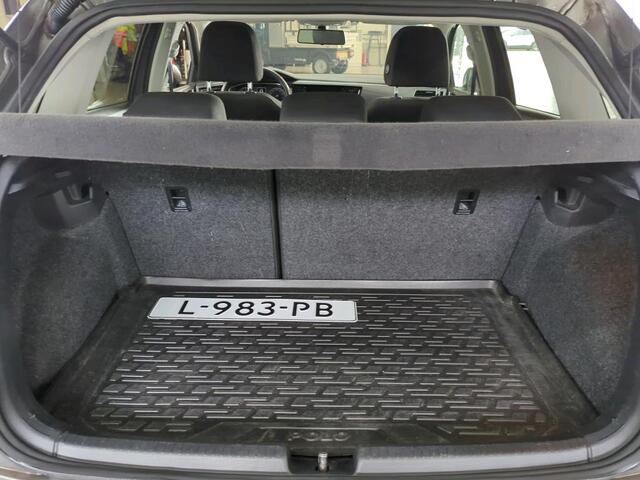 Volkswagen POLO 1.0 TSI R-Line / PANO/ TREKHAAK/ PARKEER SENSOREN/ NAVI/ AIRCO/ LED/ 16'' LMV
