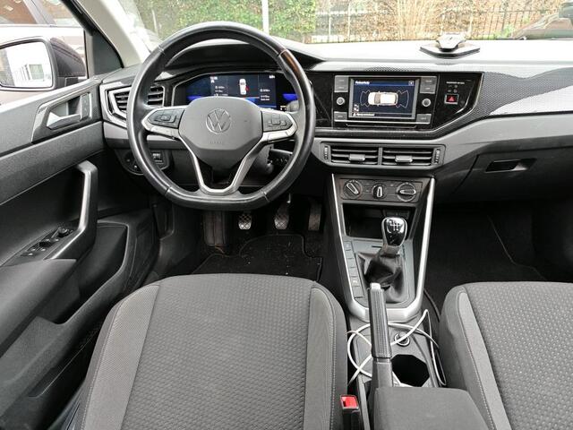 Volkswagen POLO 1.0 TSI Life / App. Connect / Airco / Parkeersensoren Achterzijde / 15'' LMV P4