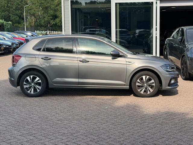 Volkswagen POLO 1.0 TSI Comfortline R-line / Camera / Navigatie / Parkeerhulp V+A / LED / 16'' / Apple CarPlay / Getint glas / Cruise Control Adaptief