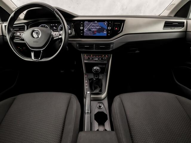 Volkswagen POLO 1.0 TSI Sportline (APPLE CARPLAY, GROOT NAVI, CLIMATE, PARKEERSENSOREN, SPORTSTOELEN, MODE KNOP, ADAPTIVE CRUISE, NIEUWSTAAT)