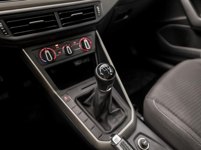 Volkswagen POLO 1.0 Sportline (APPLE CARPLAY, CRUISE, SPORTSTOELEN, BLUETOOTH, NIEUWE APK, ARMSTEUN, NIEUWSTAAT)