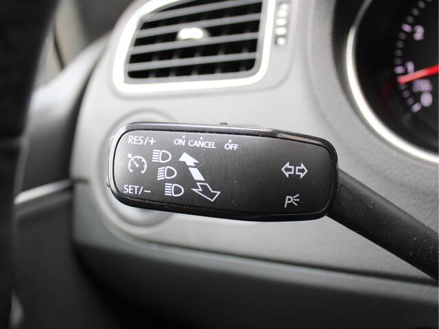 Volkswagen POLO 1.2 TSI 90PK Comfortline /NAVI/Cruise control/Carplay/Bluetooth/15'LM/Armsteun/CV/ISOFIX/NAP! 2e eig!