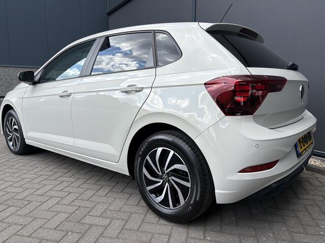 Volkswagen POLO 1.0 TSI Life Airco - Apple carplay - Parkeersensoren - Led verlichting - Radio - Cruise control - Bluetooth - Stuur multifunctioneel - Elektrische ramen - Licht metalen velgen 15 inch