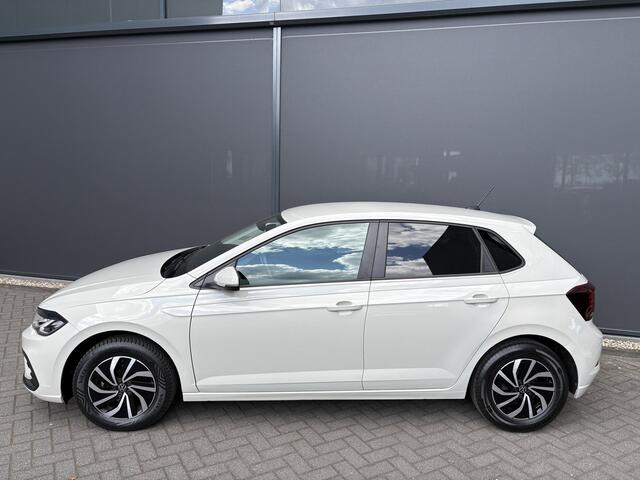 Volkswagen POLO 1.0 TSI Life Airco - Apple carplay - Parkeersensoren - Led verlichting - Radio - Cruise control - Bluetooth - Stuur multifunctioneel - Elektrische ramen - Licht metalen velgen 15 inch