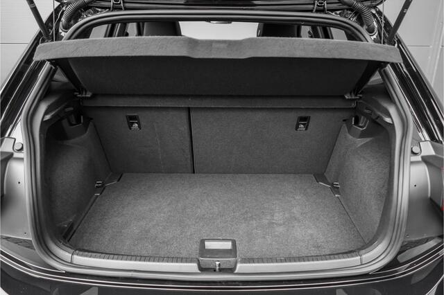 Volkswagen POLO 1.0 TSI R-Line Pano Camera IQ Light ACC Virtual Cockpit