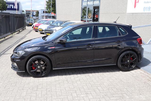 Volkswagen POLO 2.0 TSI GTI Stoelverwarming/Apple carplay/Parkeersensoren/DAB Radio/18 inch licht metaal/Airco