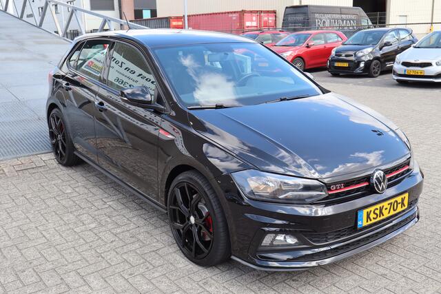 Volkswagen POLO 2.0 TSI GTI Stoelverwarming/Apple carplay/Parkeersensoren/DAB Radio/18 inch licht metaal/Airco