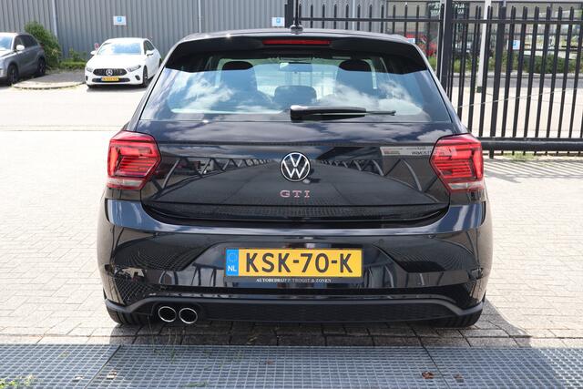 Volkswagen POLO 2.0 TSI GTI Stoelverwarming/Apple carplay/Parkeersensoren/DAB Radio/18 inch licht metaal/Airco